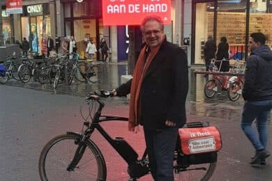 NEWS:  Too crowded? These digital info kiosks automatically warn cyclists and step drivers